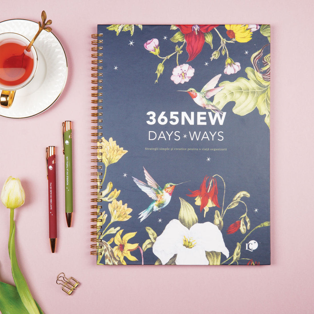 Planner de organizare zilnică 365 new days cu design flori și colibri, planificare zilnică 2026 pentru echilibru și eficiență