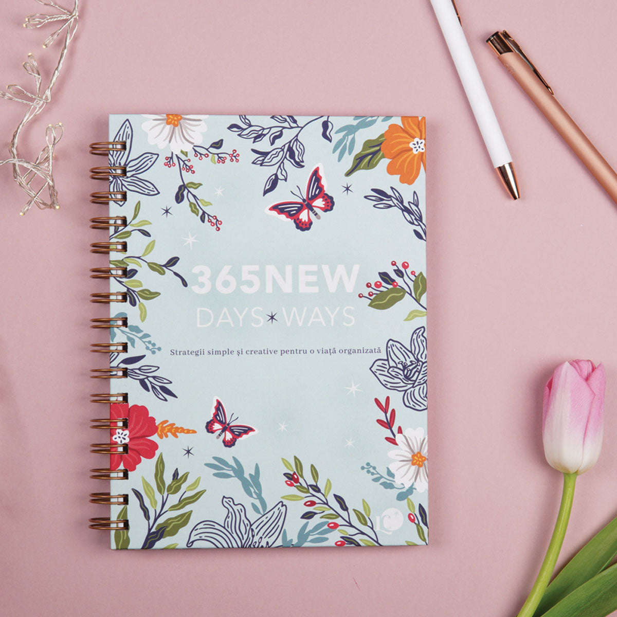Planner anual nedatat pentru organizare în ritmul tău, format A5, limba romana, cu tabele si strategii de organizare – 365 New Days Set in Stone coperta fata